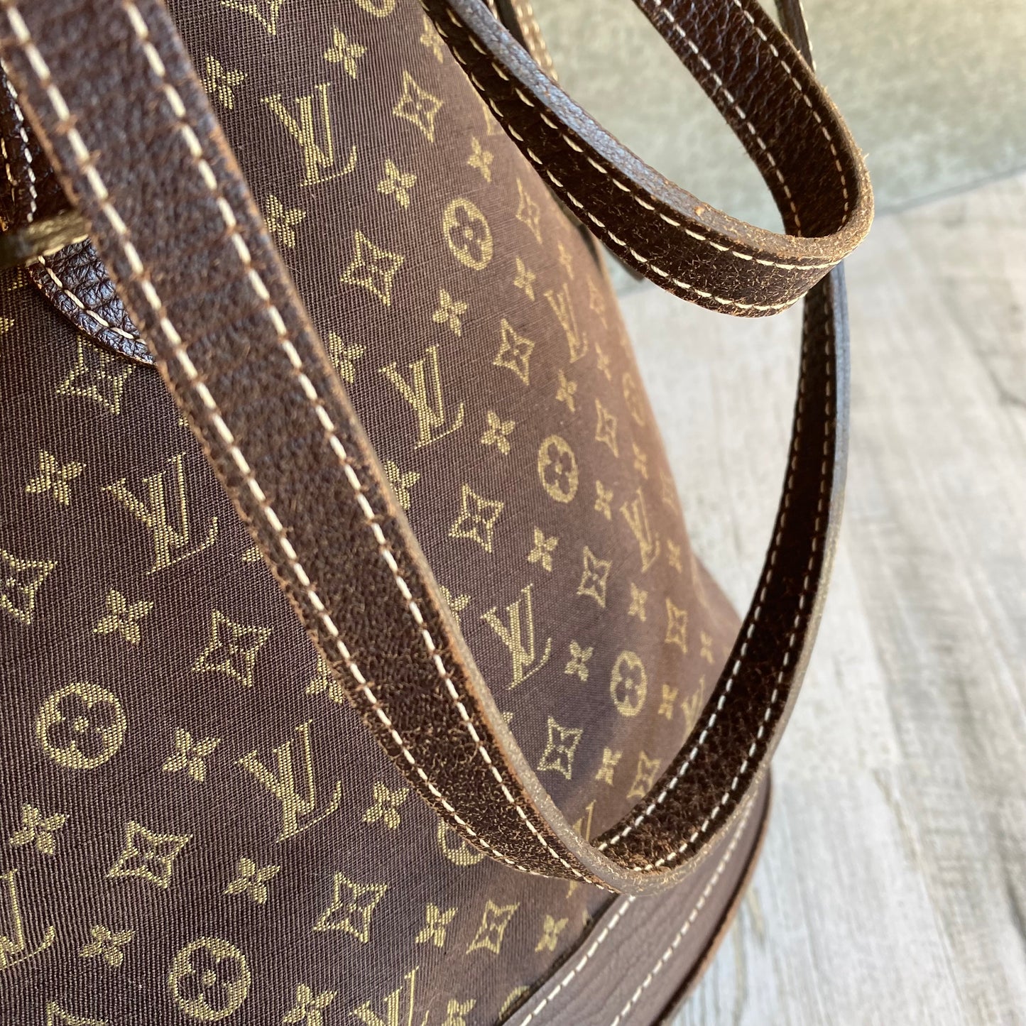 Preloved Consigned Authentic Petit Bucket tote