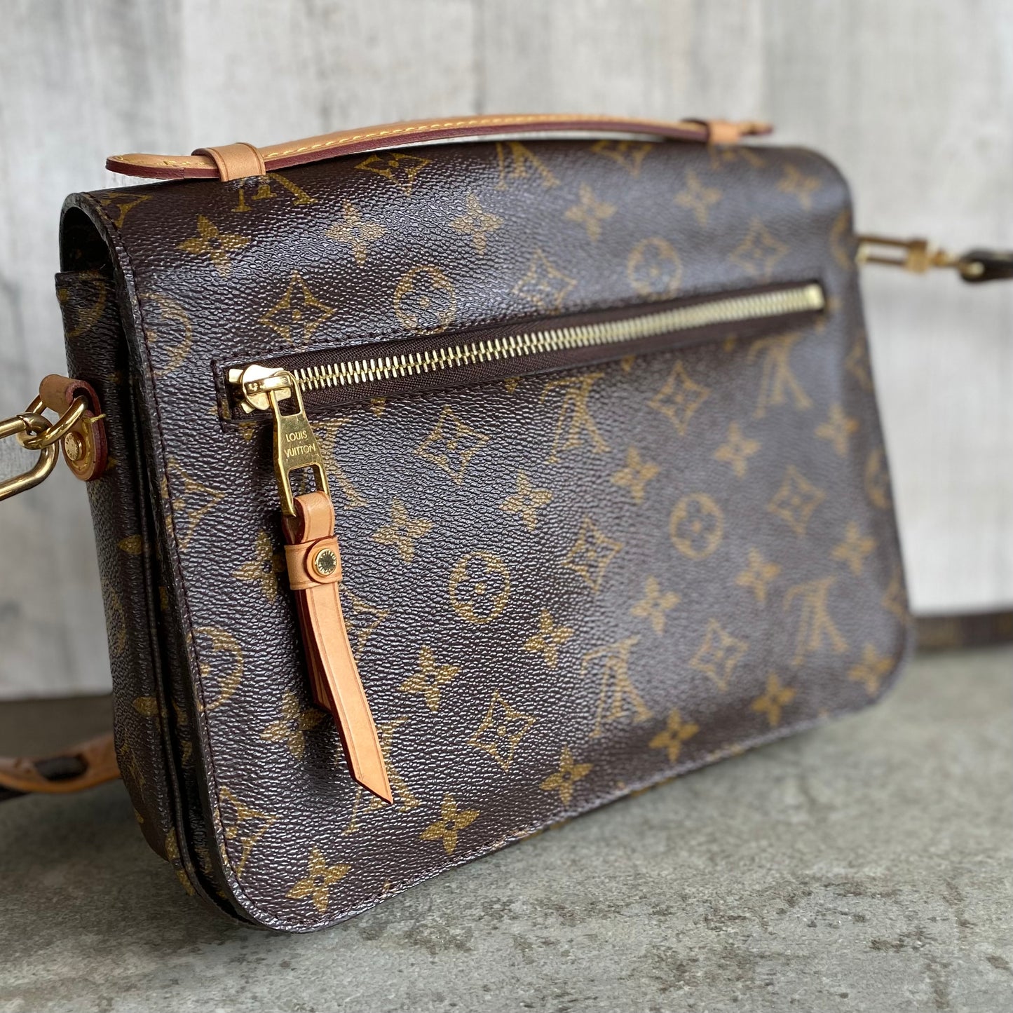 Authentic Preloved Pochette Métis Crossbody