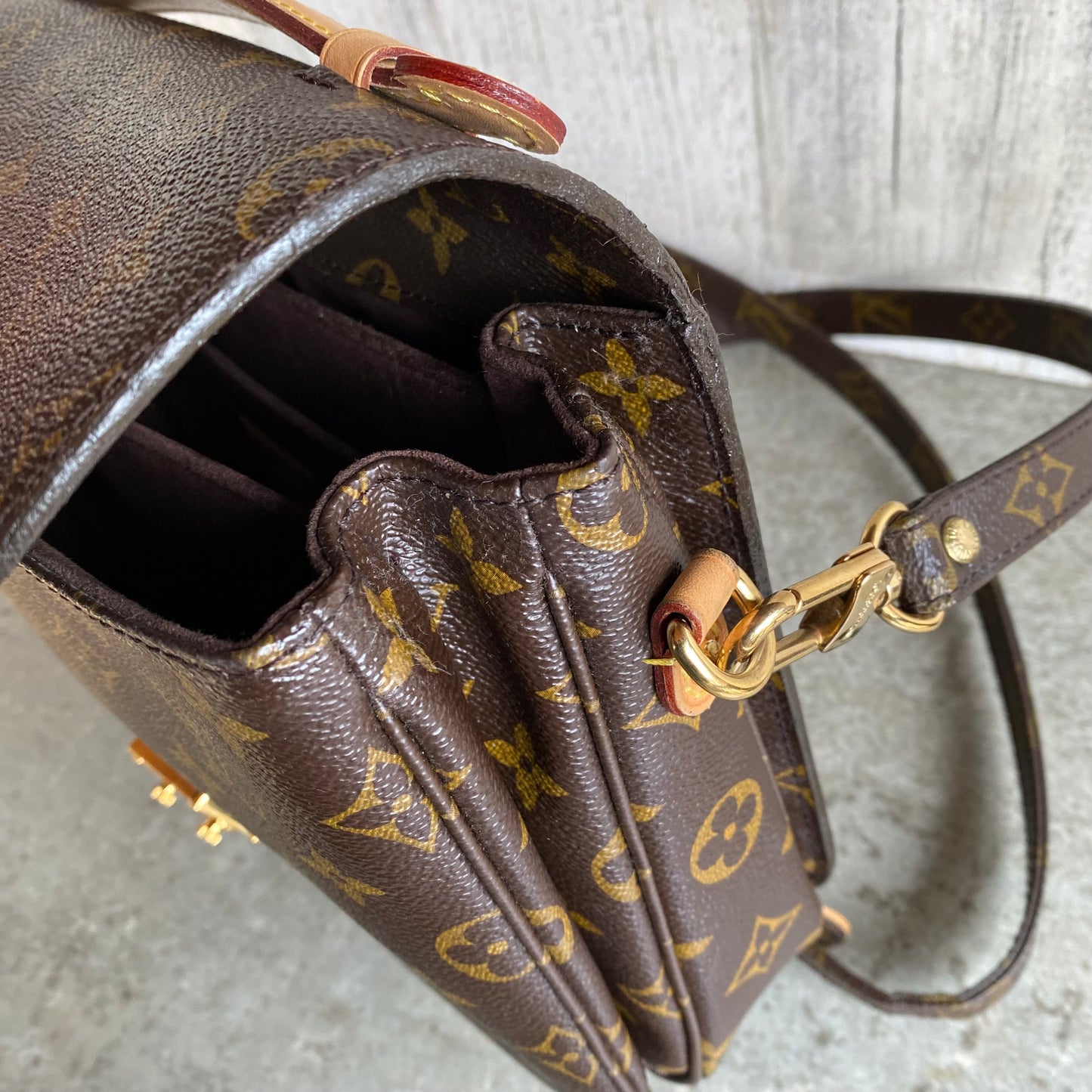 Authentic Preloved Pochette Métis Crossbody