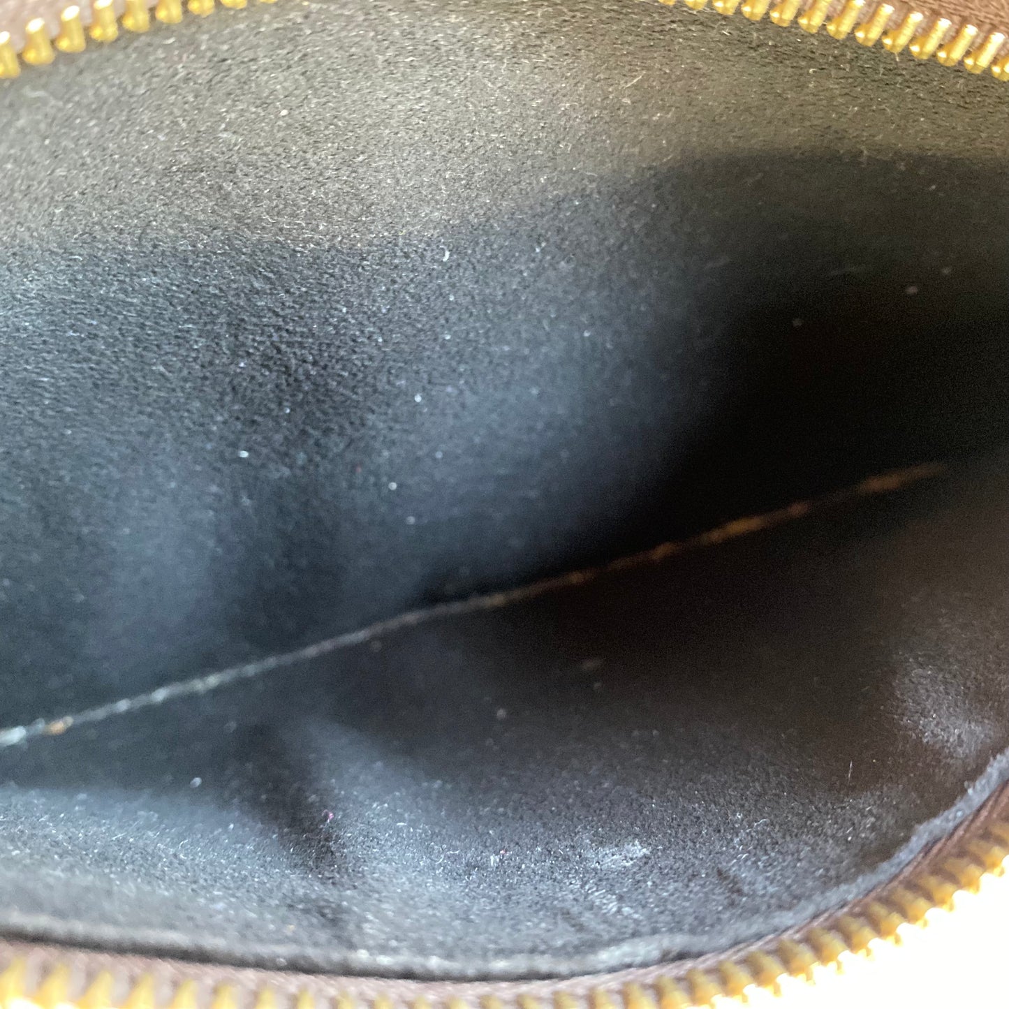 Authentic consigned Preloved Pochette Métis crossbody ￼