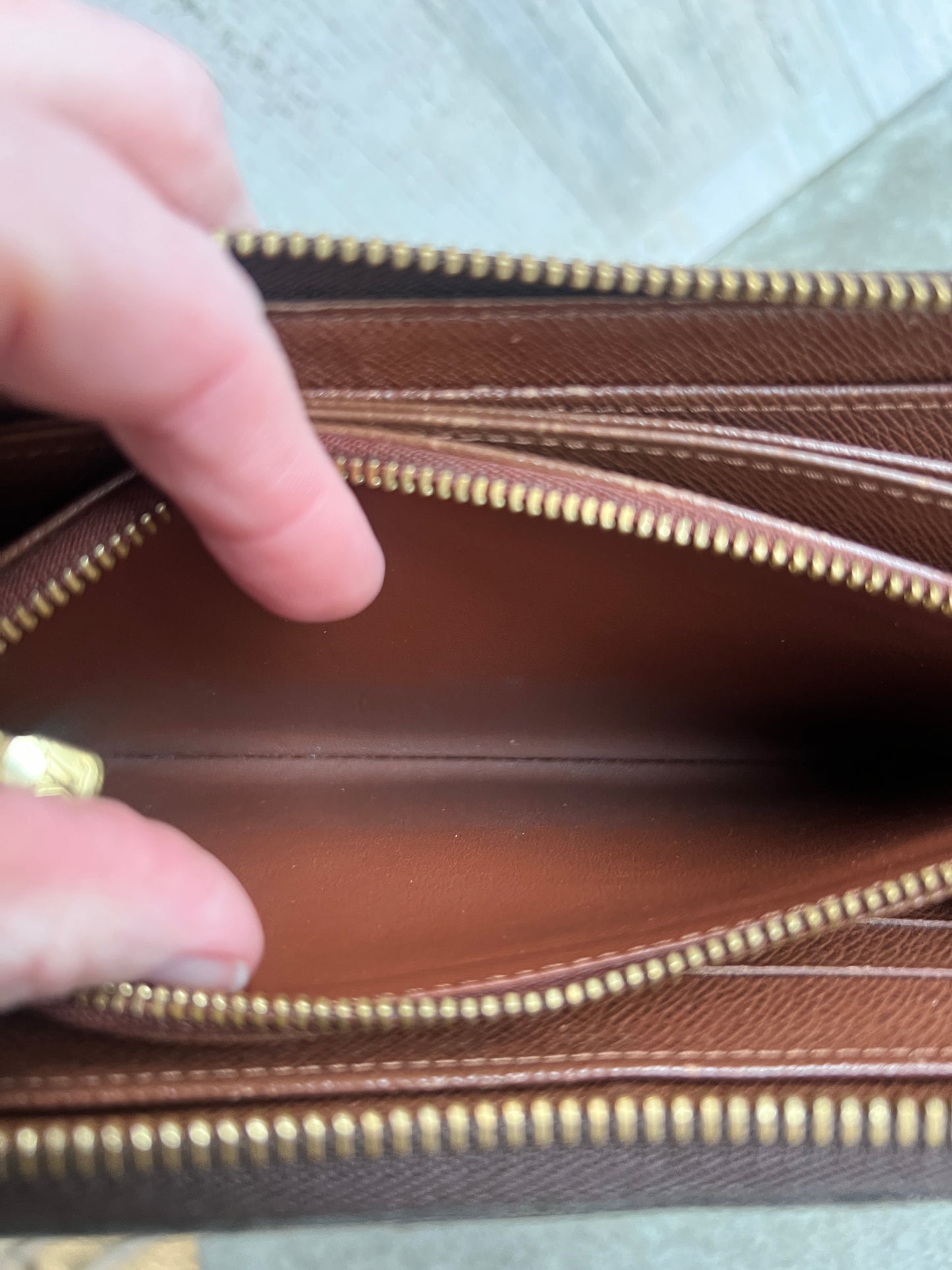Authentic Preloved Consigned Zippy wallet