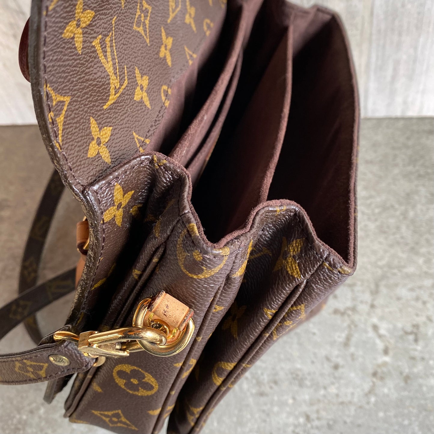 Authentic Preloved Pochette Métis Crossbody
