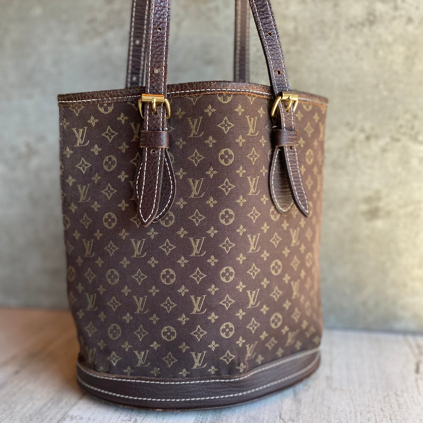 Preloved Consigned Authentic Petit Bucket tote