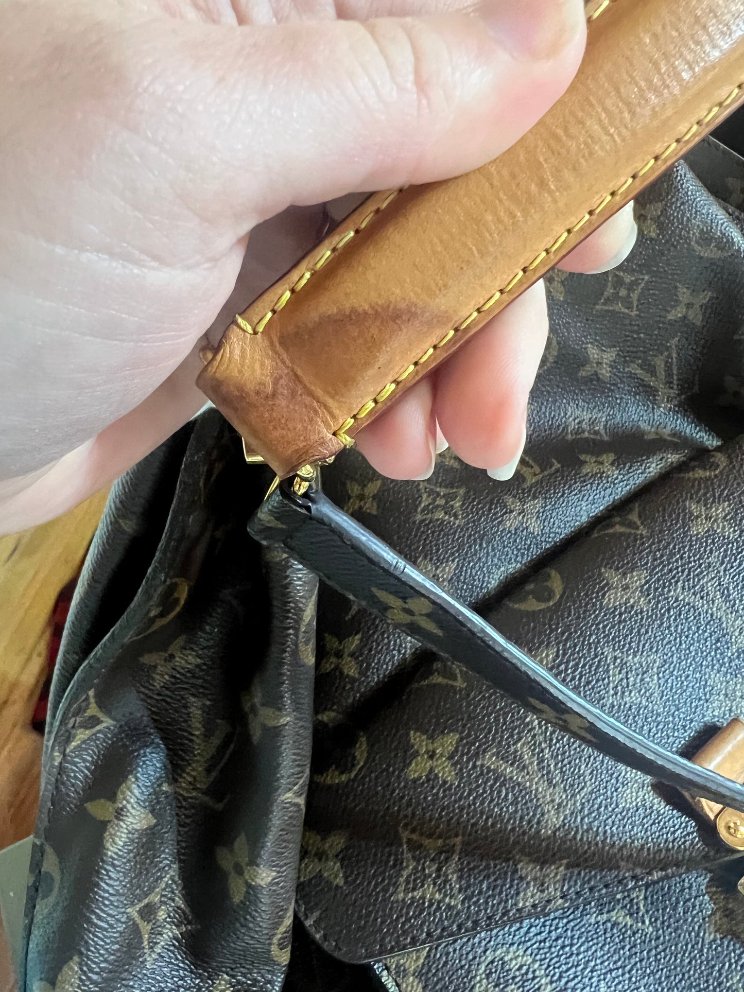 Preloved Authentic Hobo Métis shoulder bag