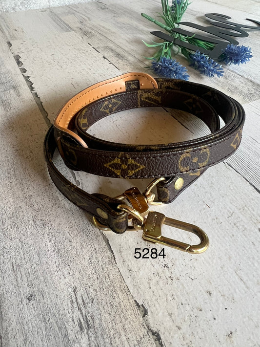 Pre-Loved Monogram Strap w lobster clasp