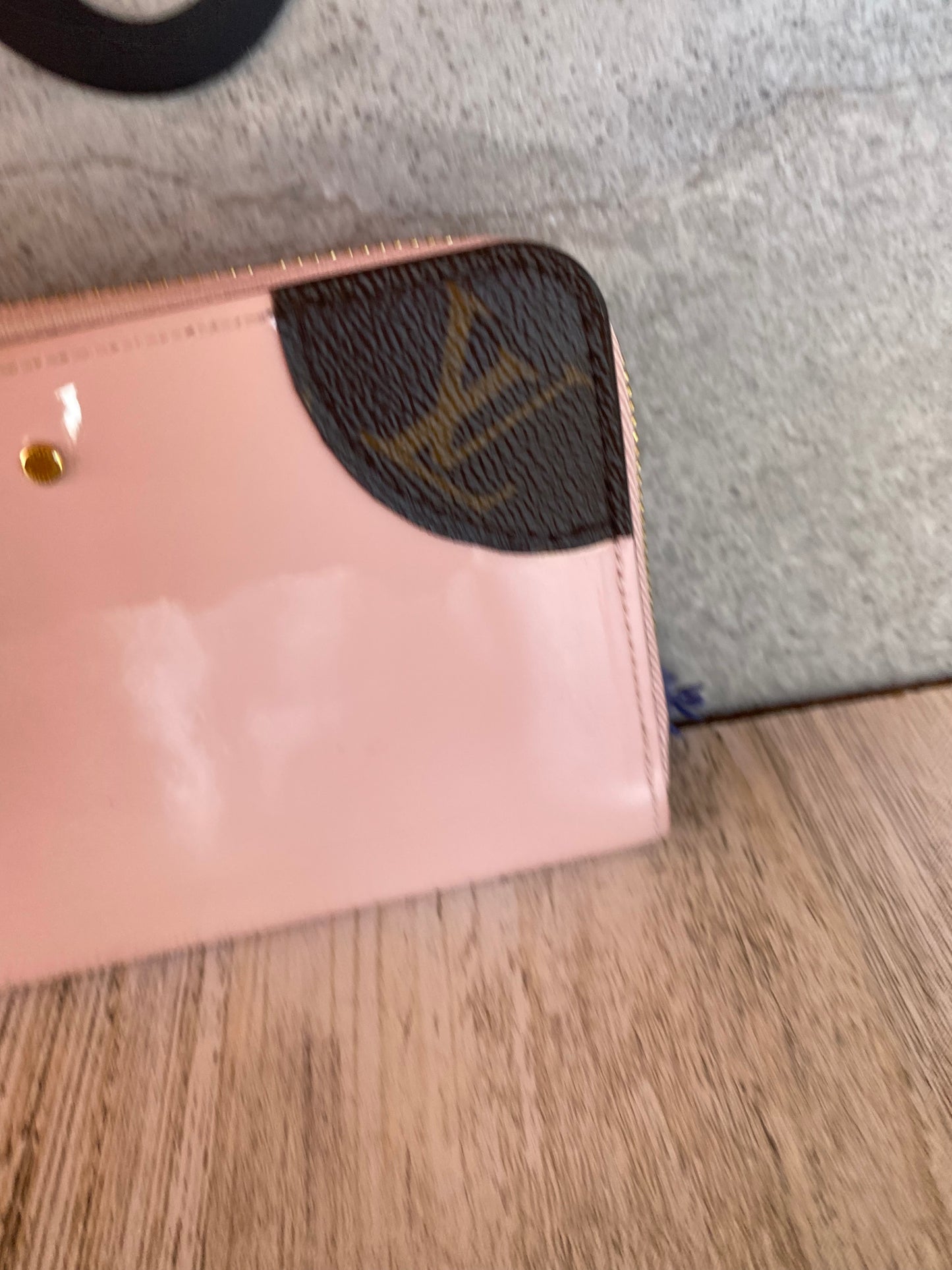 Preloved Zippy Wallet