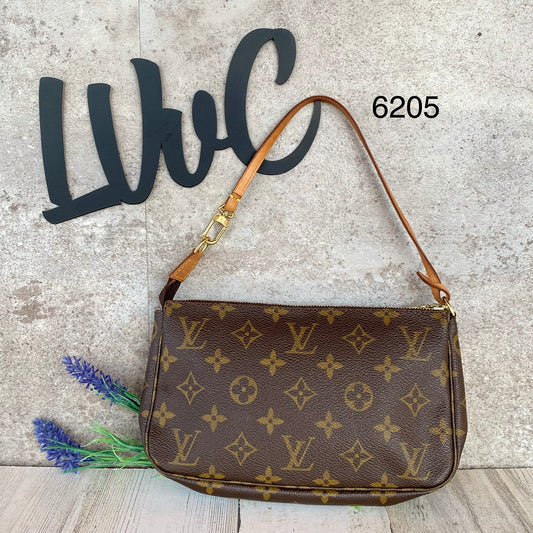 Preloved Pochette Accessories Wristlet