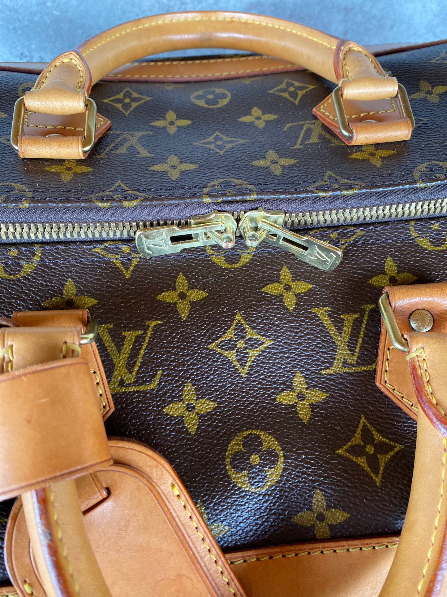 Preloved Cruiser 45 Luggage Hand Bag