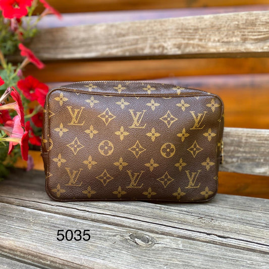 Louis Vuitton Trousse 23 Cosmetic Pouch