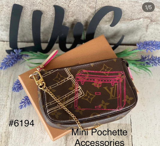 Authentic Preloved mini Pochette accessories limited edition