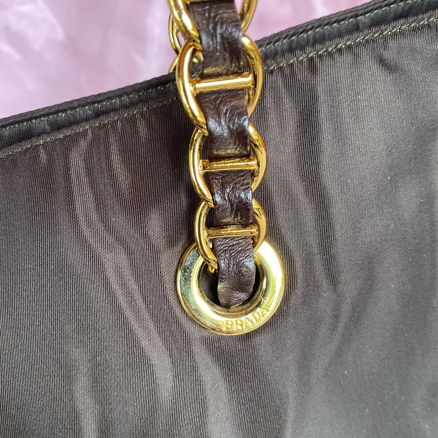 Authentic Preloved Chain  Shoulder Tote