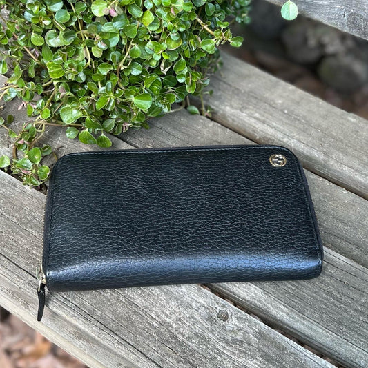 Preloved GG black zip around leather wallet