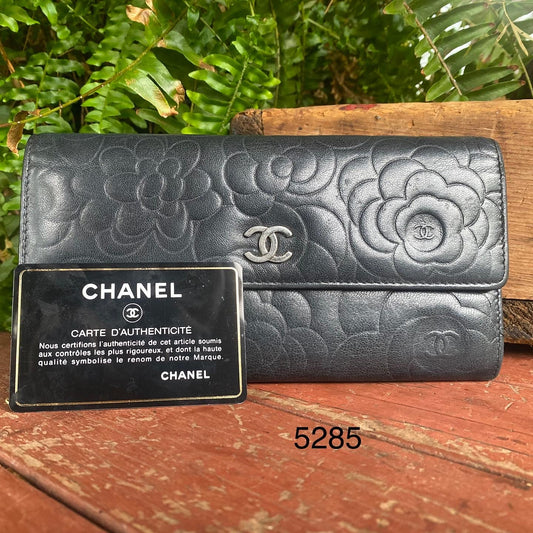 Pre-Loved CC Camelia Wallet