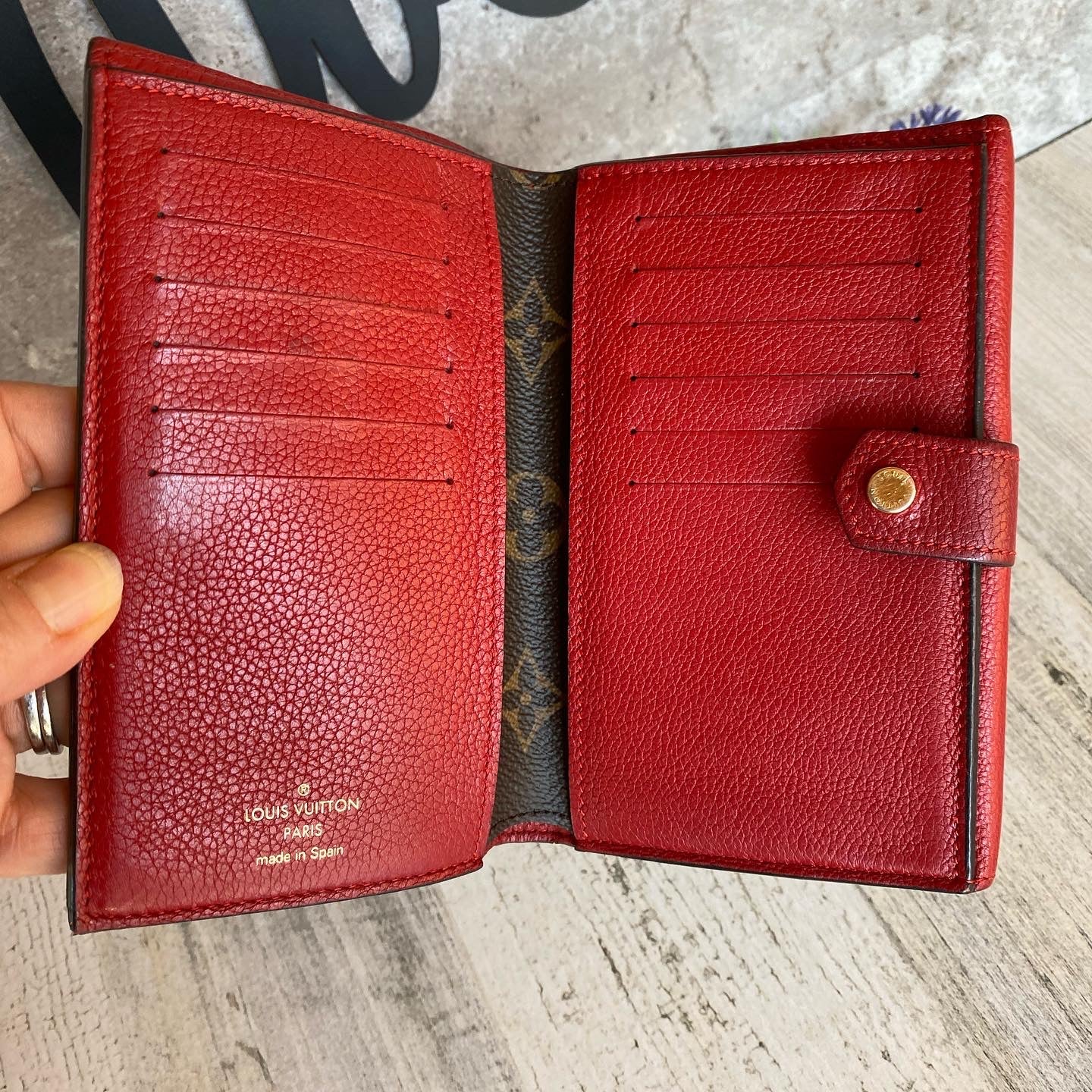 Preloved Pallas Compact Wallet