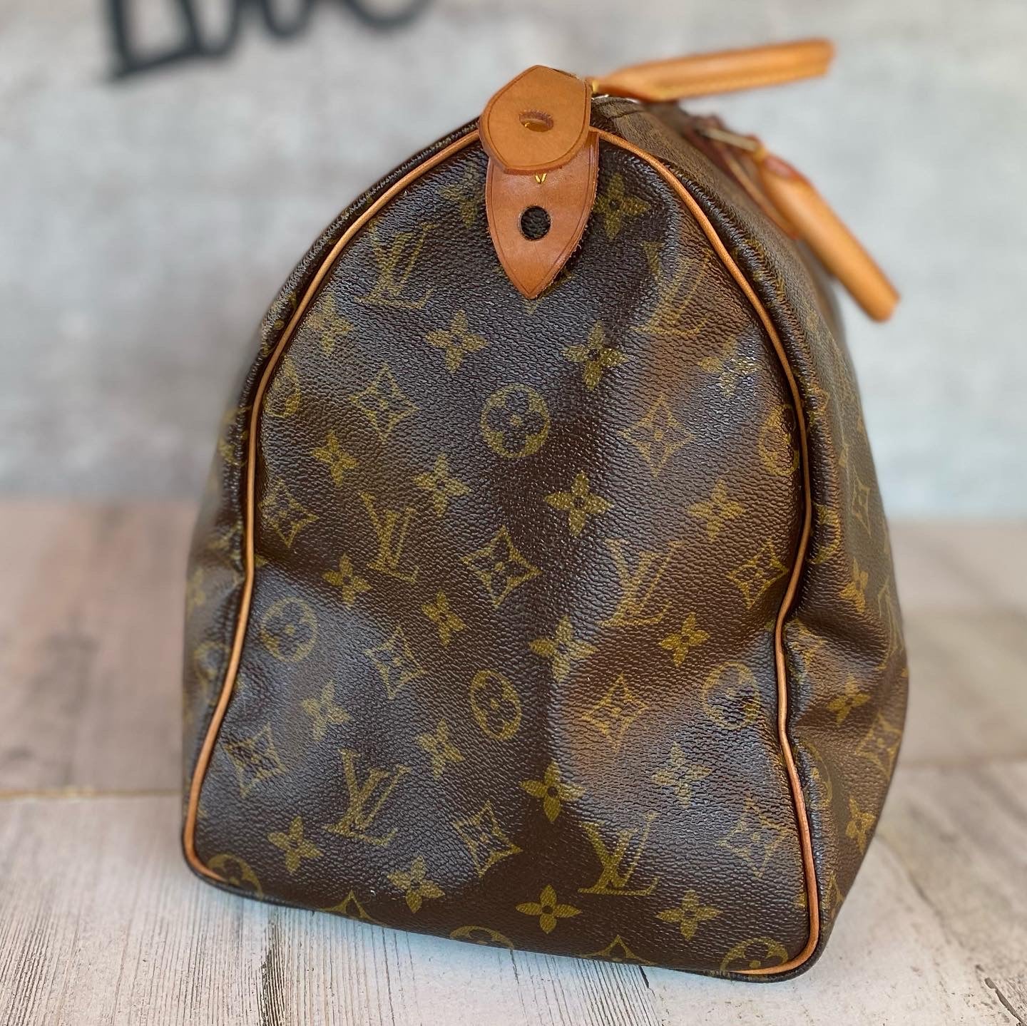 Preloved Louis Vuitton Monogram Speedy 40 Bag RYGM48H 052223 $350