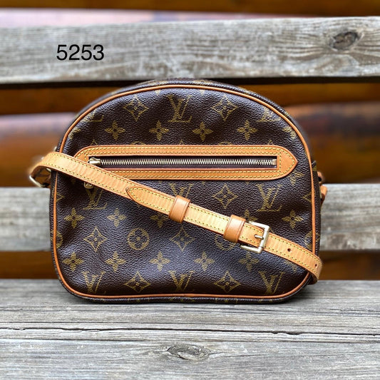 Louis Vuitton Senlis